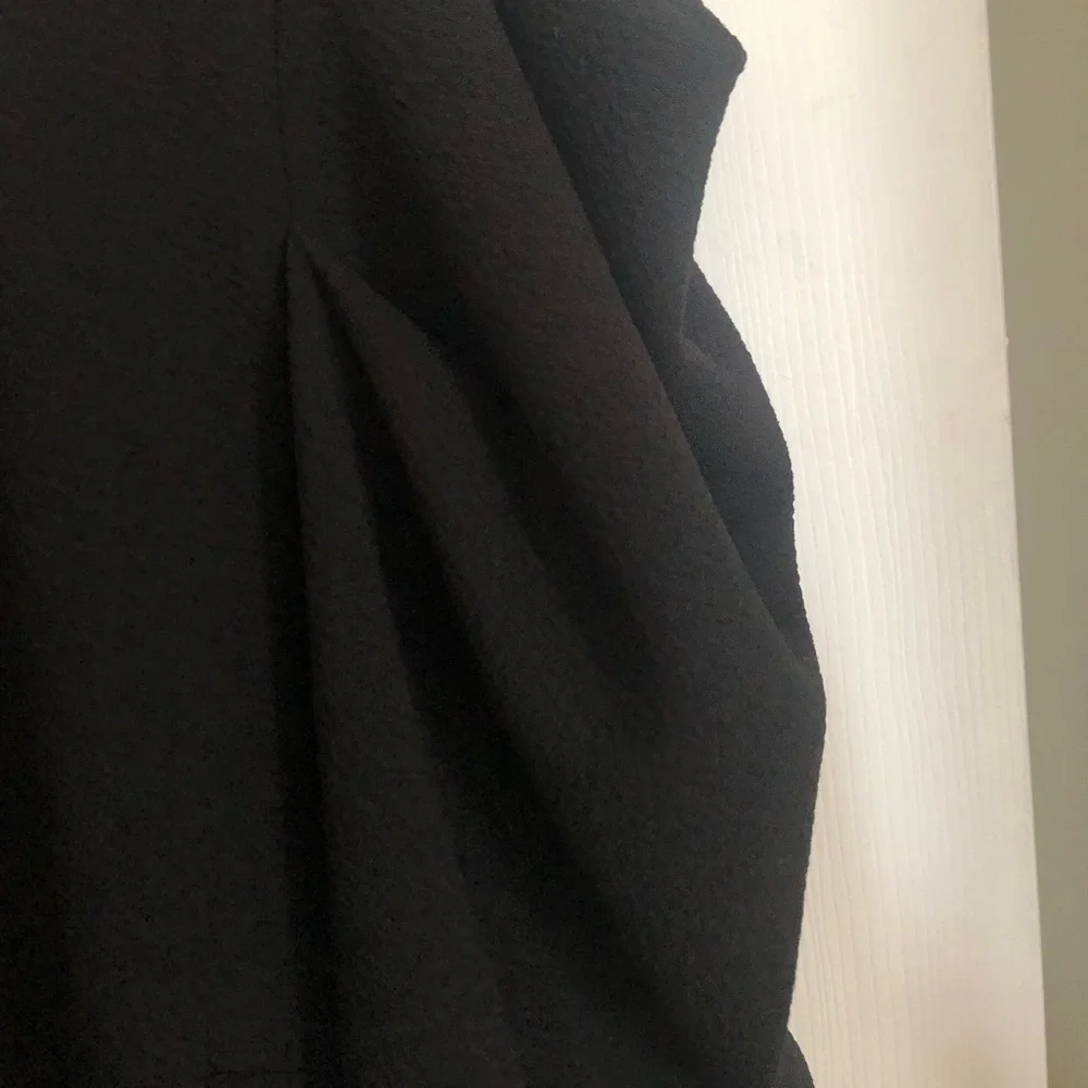 ASOS Design v-neck pleat shoulder dress - Picture 8 of 14